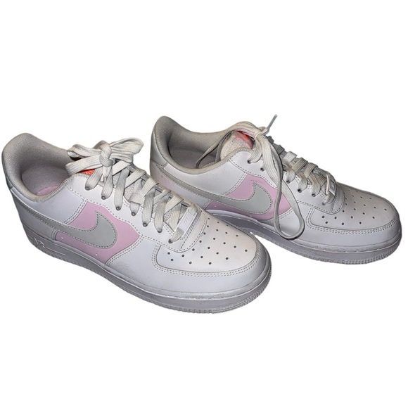 🥳🥳HOST PICK- Nike Air Force 1 Low 07 SE Premium
White Pink Foam (Women's) EUC - Picture 3 of 6